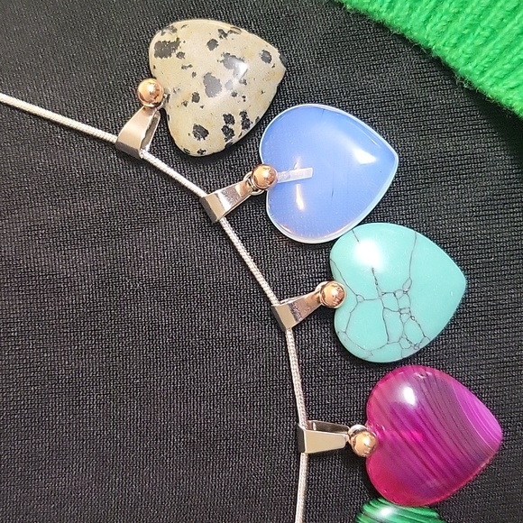 Set of 8 Heart Pendants & 18" Chain - NWOT - Picture 5 of 5